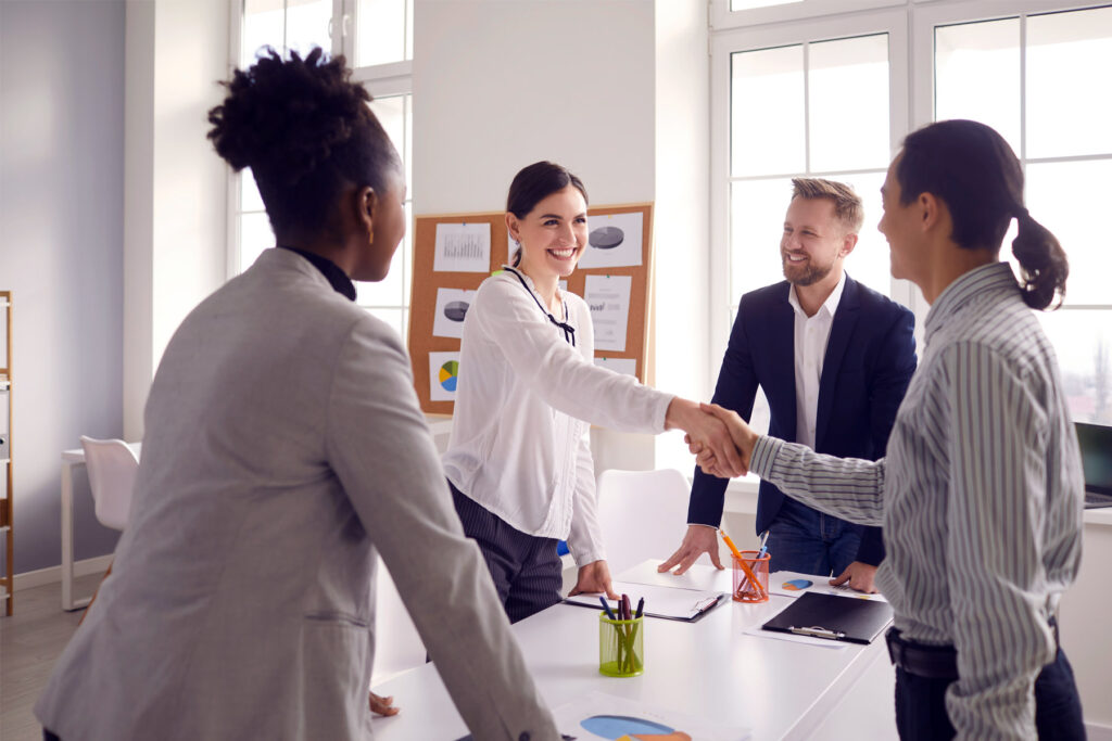 Equipo de atención al cliente de Nova Finance Corp